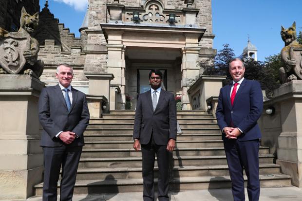 Ministers pictured with the new United States Consul General, Paul Narain. Pictured (L-R) Junior Minister Declan Kearney, Consul General, Paul Narain and First Minister Paul Givan