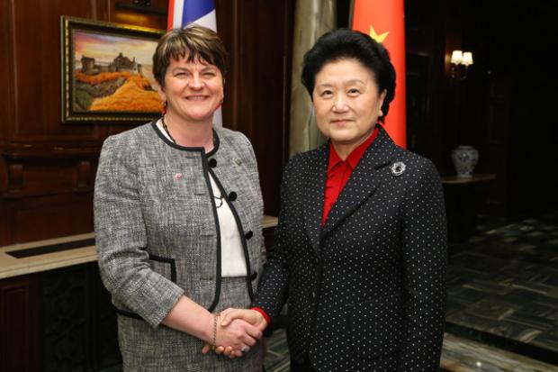 First Minister met with theÊChinese Vice Premier, Madam Liu Yangdong in Shanghai at the start of the UK-China People to People summit.