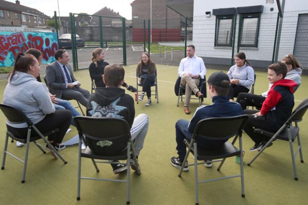 Junior Minister Gary Middleton had an opportunity to hear from participants who took part in the Planned Interventions Projects during his visit to Lincoln Courts Youth and Community Association.